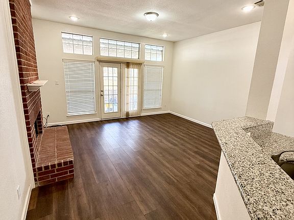 3rd image of 3002 Hibiscus Dr