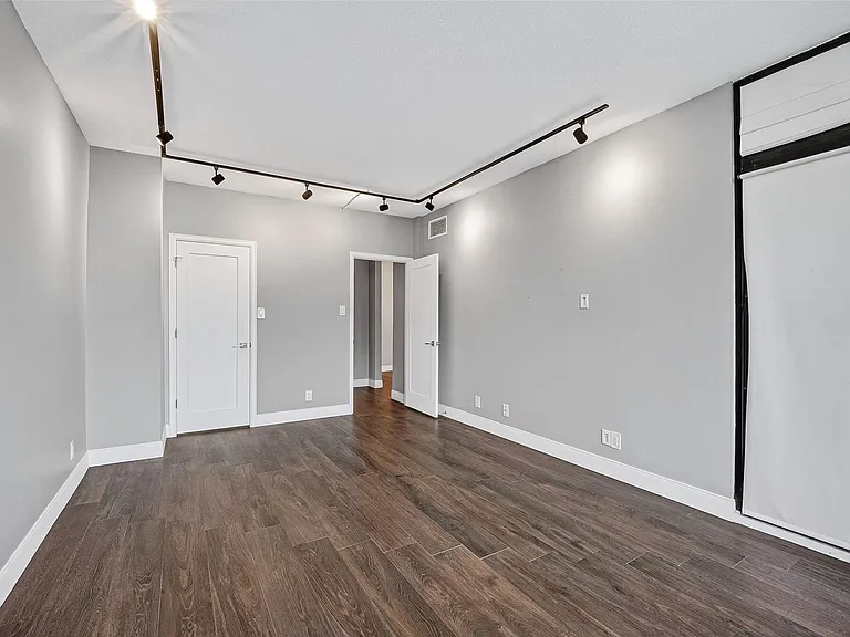 5150 Hidalgo St #402 — Photo 36