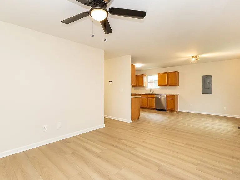 2517 Chamberlain Ave — Photo 8
