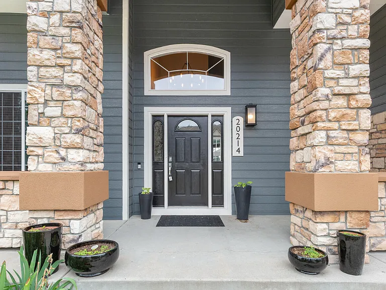 20214 E Lake Cir — Photo 17