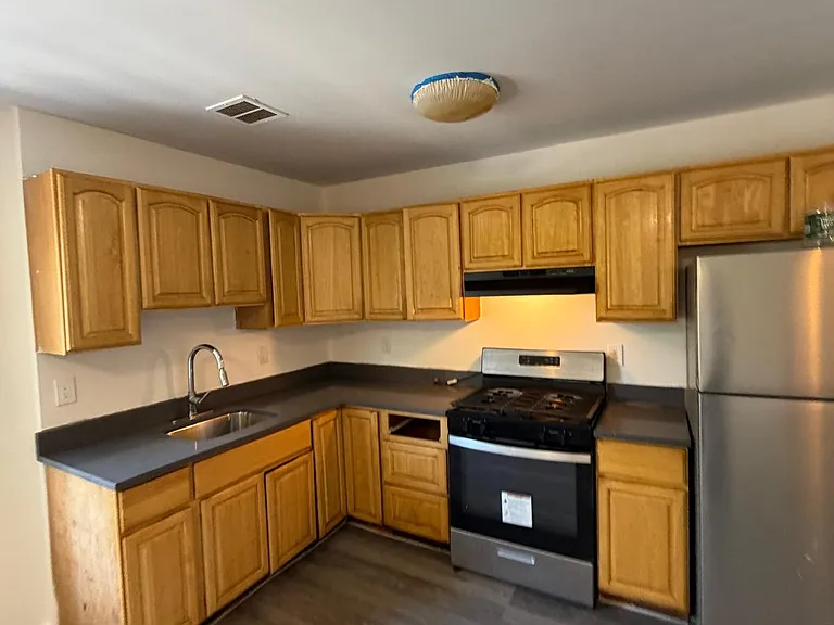 428 Jefferson Ave #3B — Photo 6