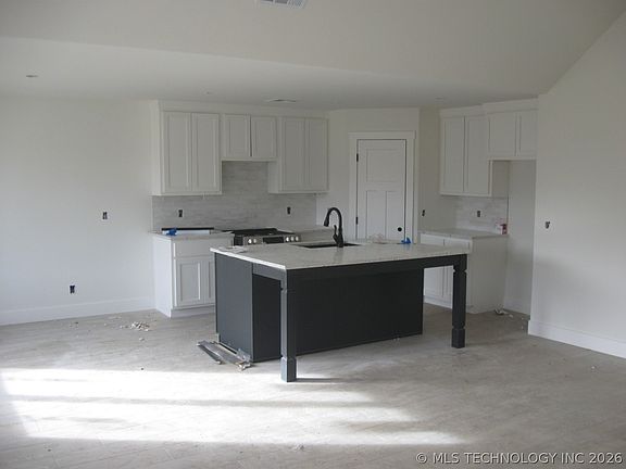 4th image of 1545 S 4260th Rd