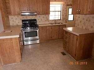 4th image of 15852 21st Ave