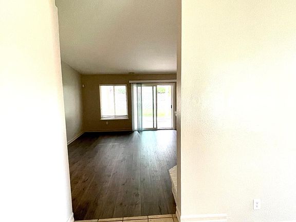 3rd image of 24532 Peppermill Dr