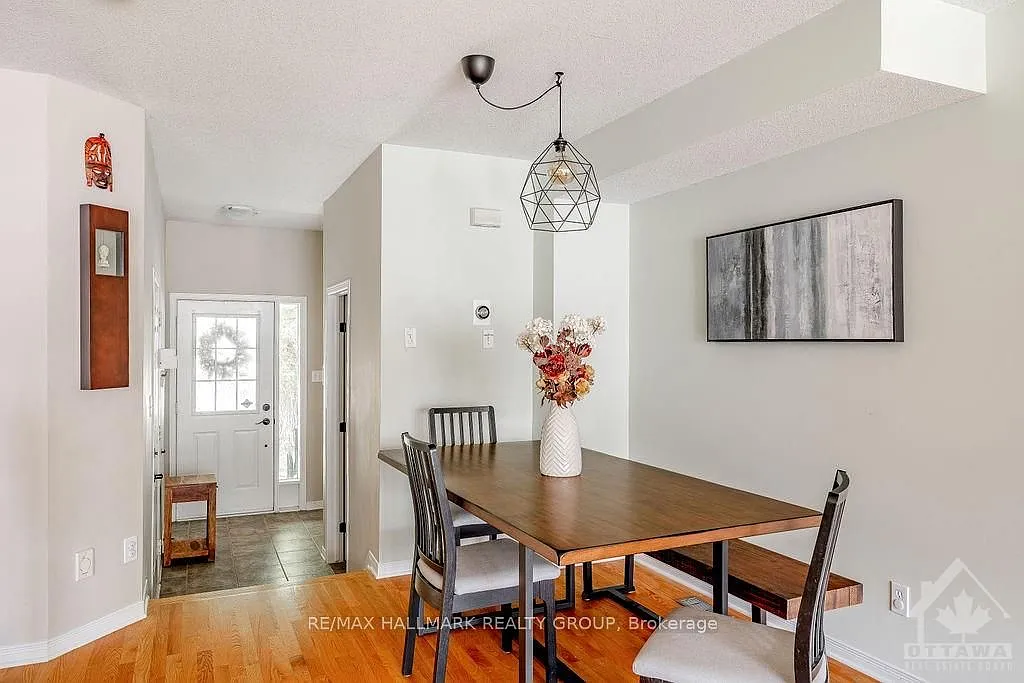 3 bed, $2,595 — Photo 4