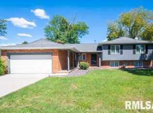 4703 W Lynnhurst Dr, Peoria, IL 61615