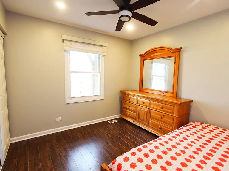 172 E Fox Hill Dr — Photo 17
