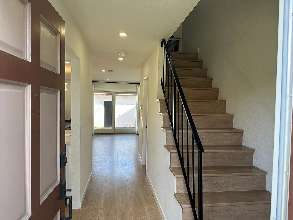 Building Photo - 5221 Coventry Way