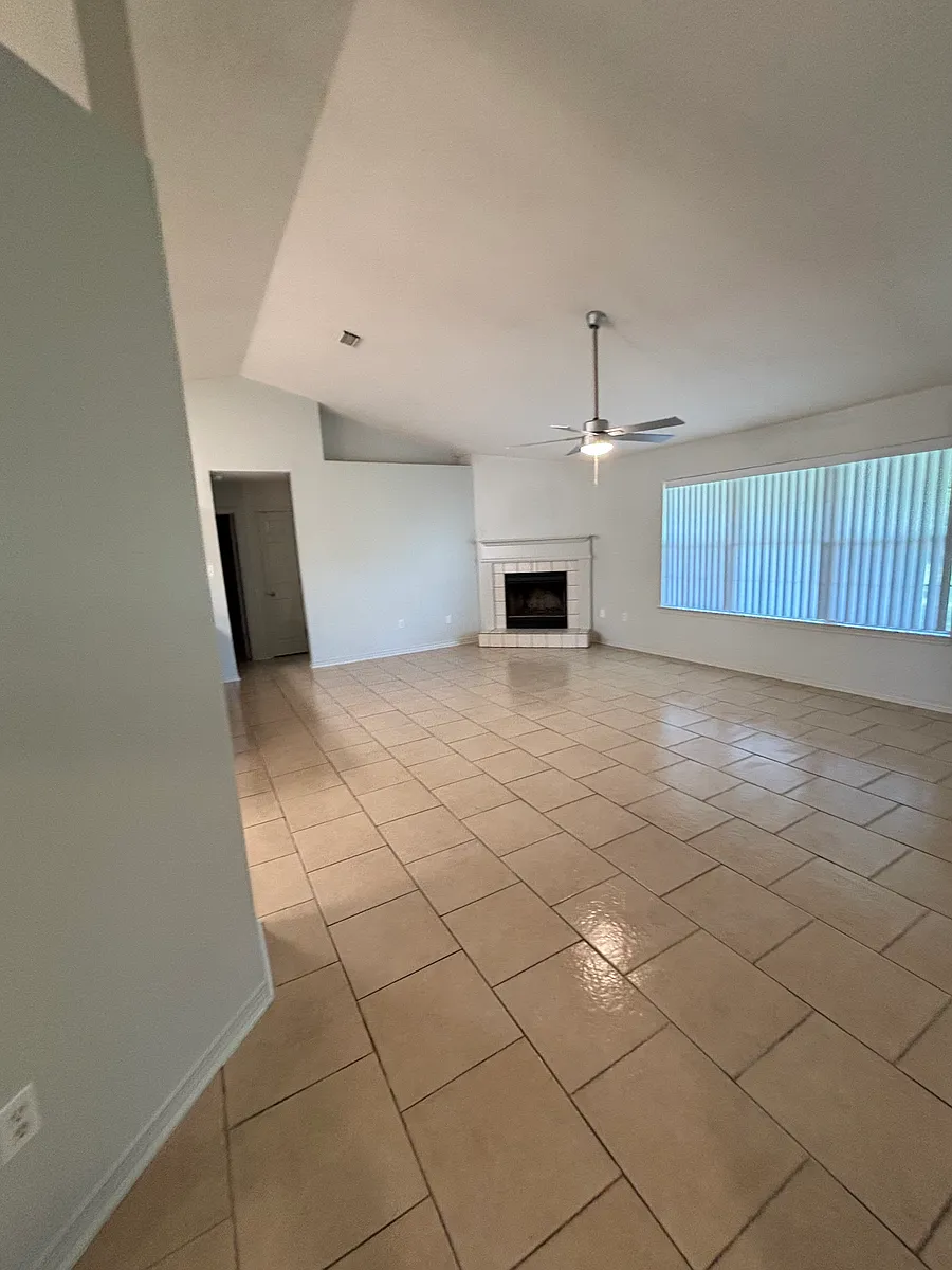 Building Photo - 13014 Glennwood Pl