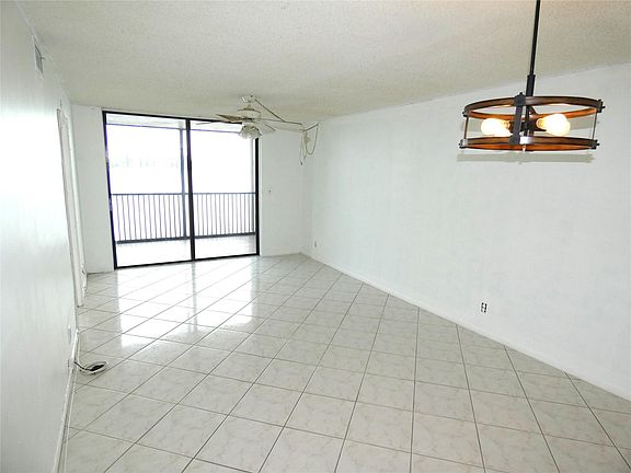 4th image of 116 Lake Emerald Drive #302