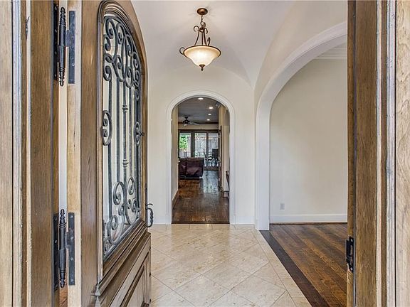 3rd image of 7313 Crenshaw Dr