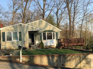 15 Harvard Trl, Hopatcong, NJ 07843
