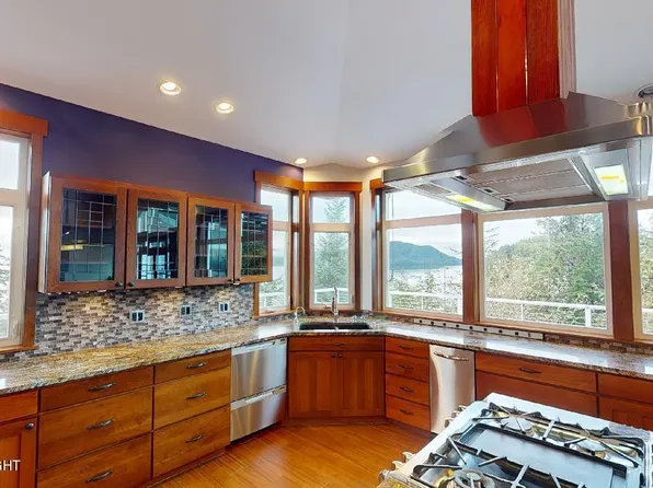 107 Toivo Cir, Sitka, AK 99835