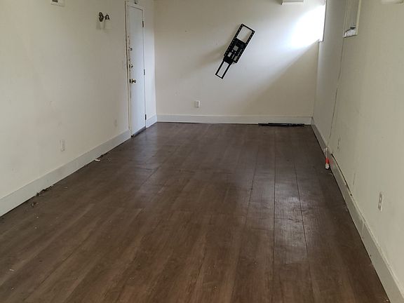 5th image of 811 W 39th Ter #Basement