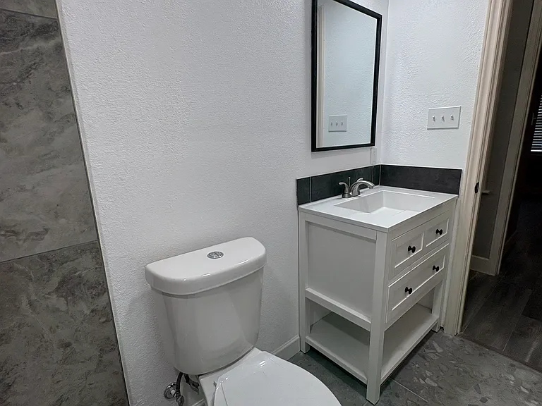 714 Upland Ln — Photo 13
