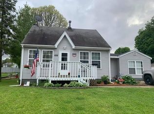 626 S 1st St, Rochelle, IL 61068