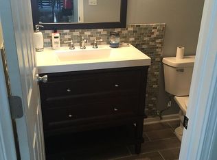 44 Garfield Ln, Streamwood, IL