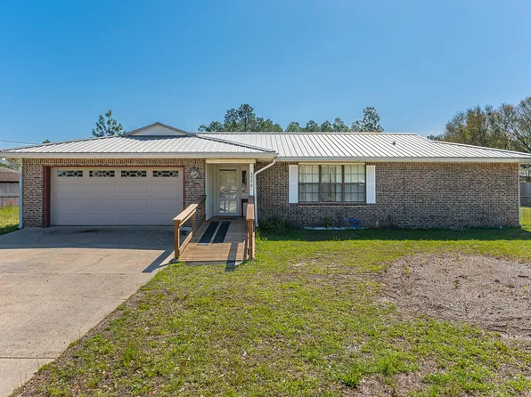 852 Twin Lake Dr, Defuniak Springs, FL 32433