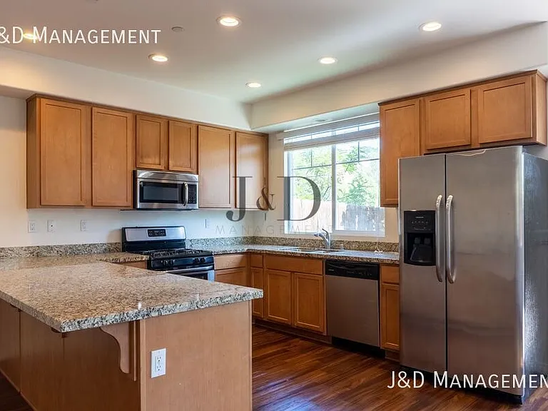3150-3170 Bancroft Dr — Photo 9