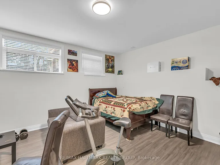 163 Longpre St — Photo 35