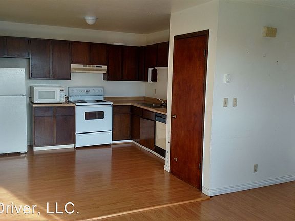 2nd image of 1319 E 12th St APT B