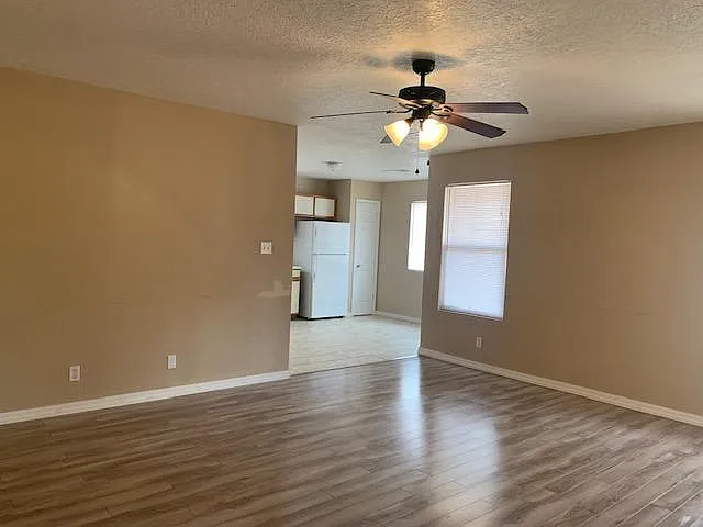 3 bed, 1500 sqft, $1,975 — Photo 2