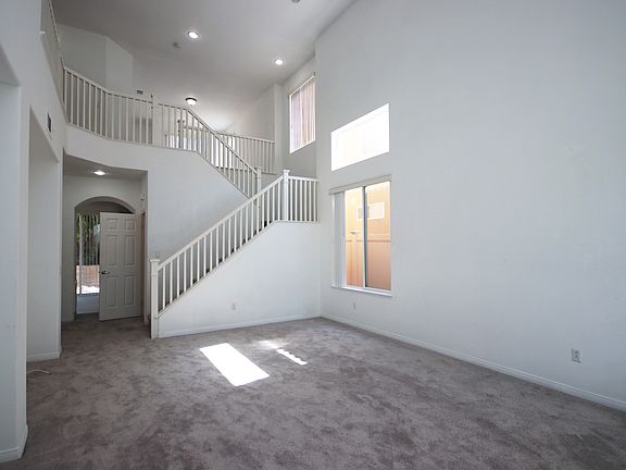 3rd image of 2911 Spruce Ct
