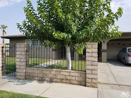 52448 Oasis Palms Ave Photo 1