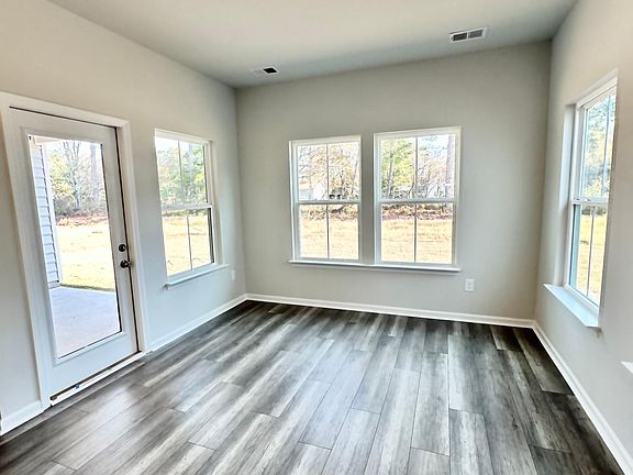 5th image of 252 Augusta Green Way