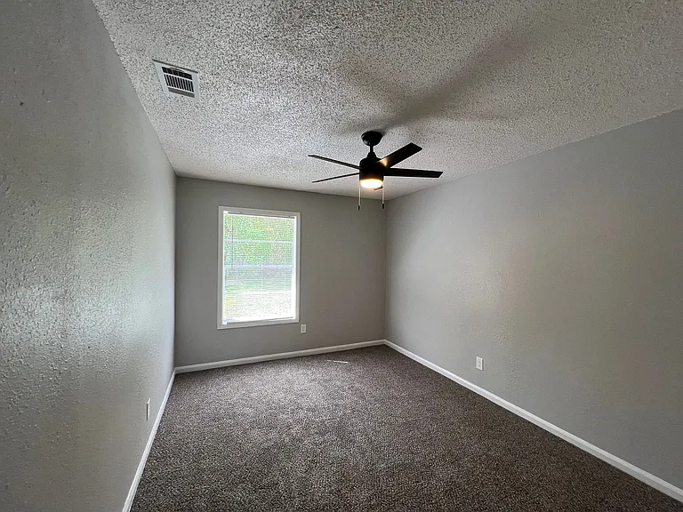 1181 Canary Ln — Photo 9