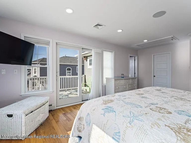 915 SW Central Ave — Photo 33