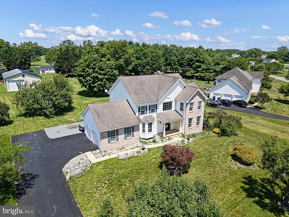1st image of 107 Sassafras Dr
