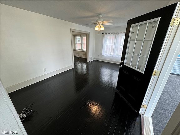 3rd image of 521 Sieber Ave