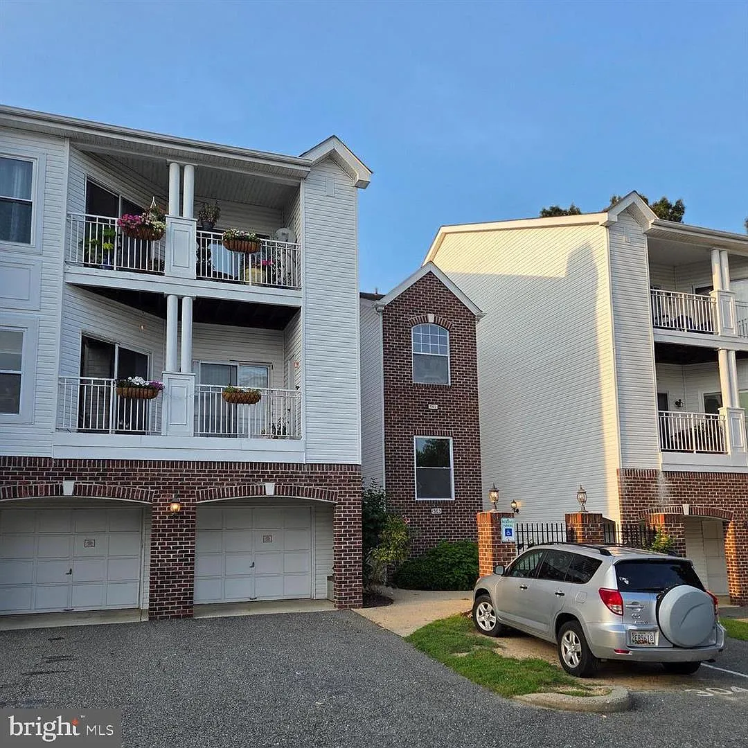 Arborview — Photo 1