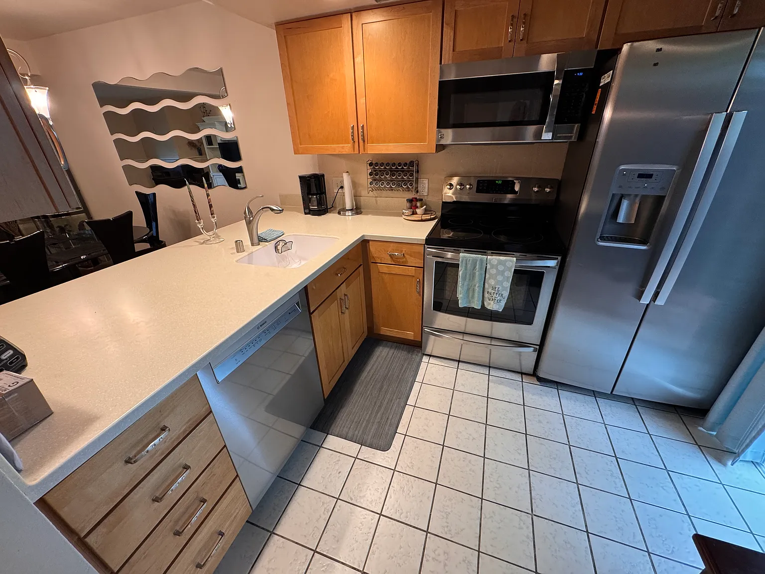 2 bed, 2.5 bath, 1168 sqft, $3,600 — Photo 2