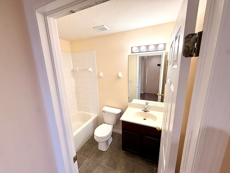 11652 Declaration Dr — Photo 32