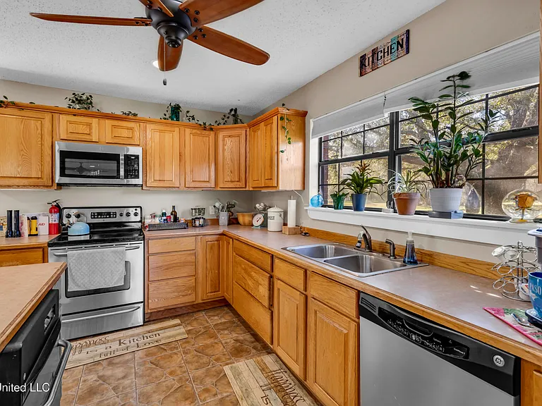 11340 County Farm Rd — Photo 14