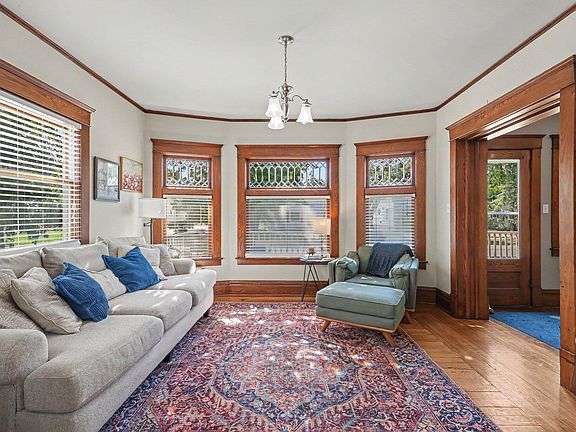 4th image of 279 Wall St