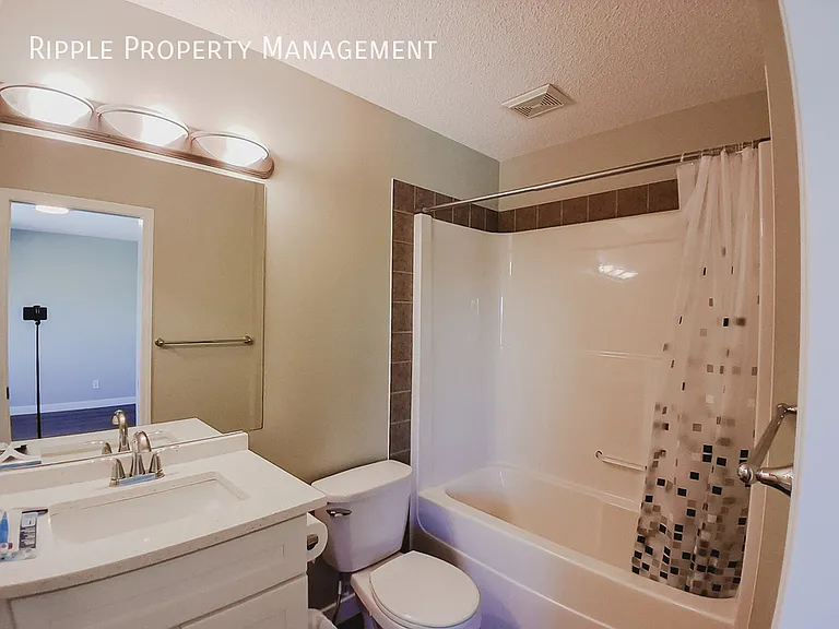 346 Saddlebrook Way NE #UPPER — Photo 13
