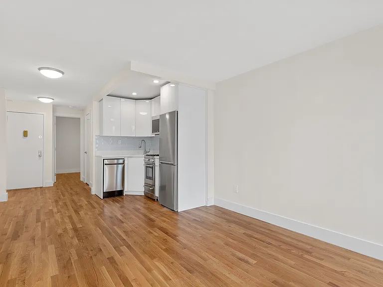 91 Christopher St #17 — Photo 2