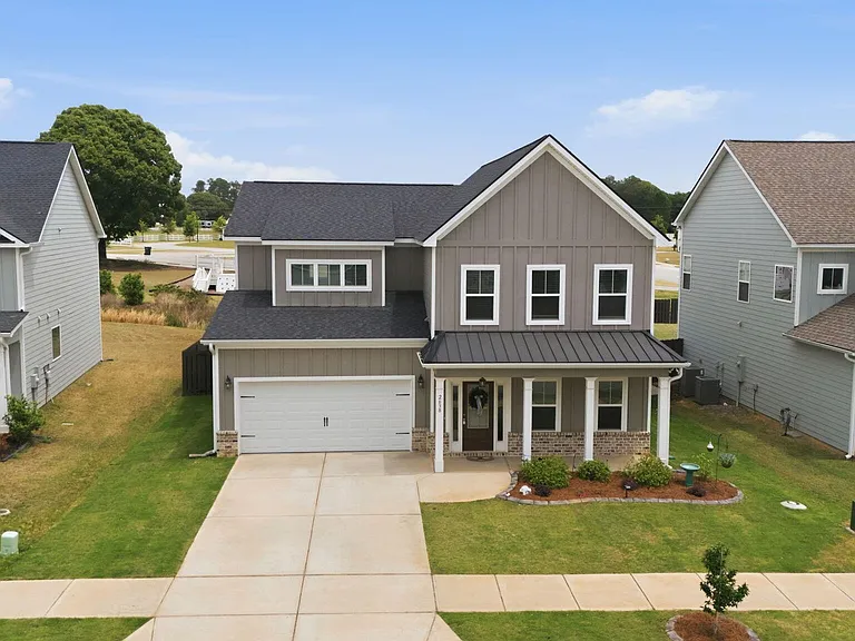 2638 Laurens St — Photo 4