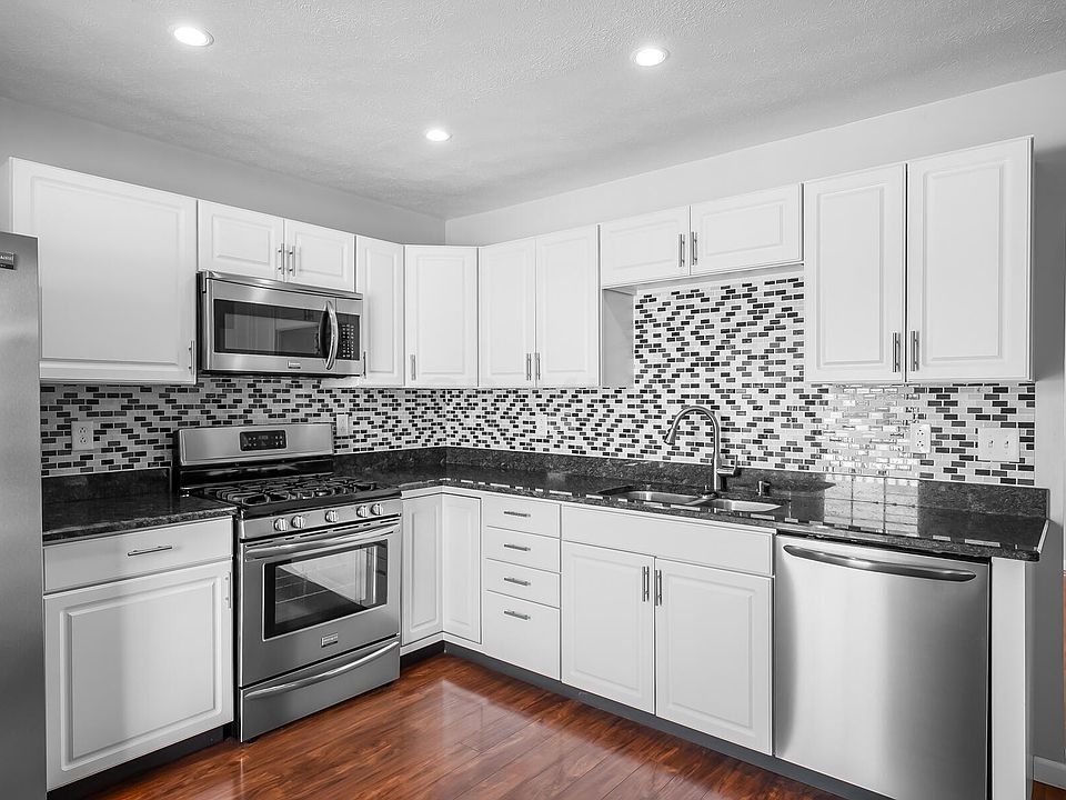 1st image of 979 Underwood South Dr
