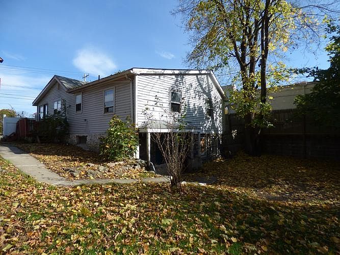 1st image of 23 Walnut St
