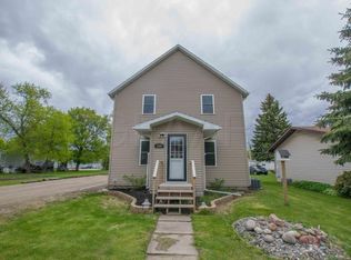 208 W 3rd St, Argyle, MN 56713