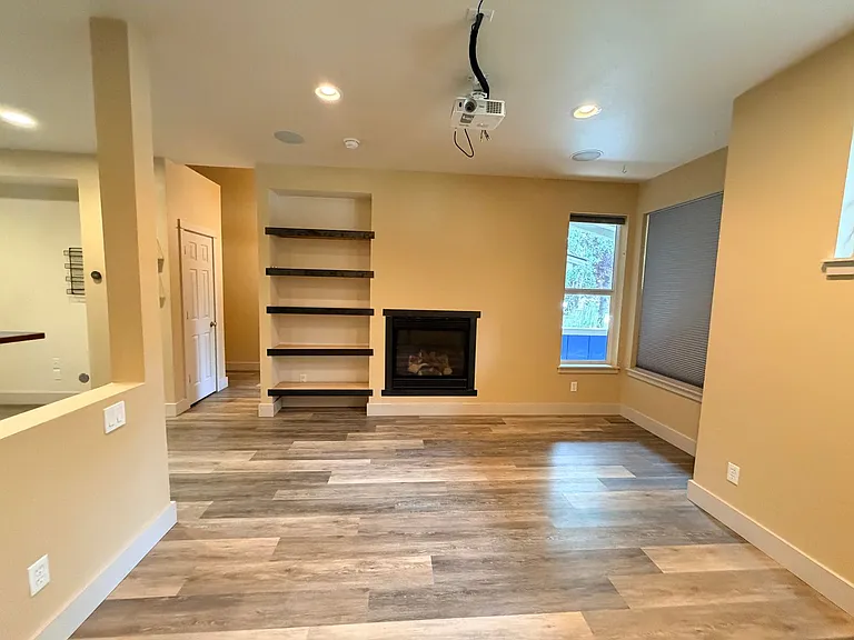 4249 Cover St — Photo 13