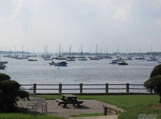 8 Dolphin Grn APT D2A, Port Washington, NY 11050