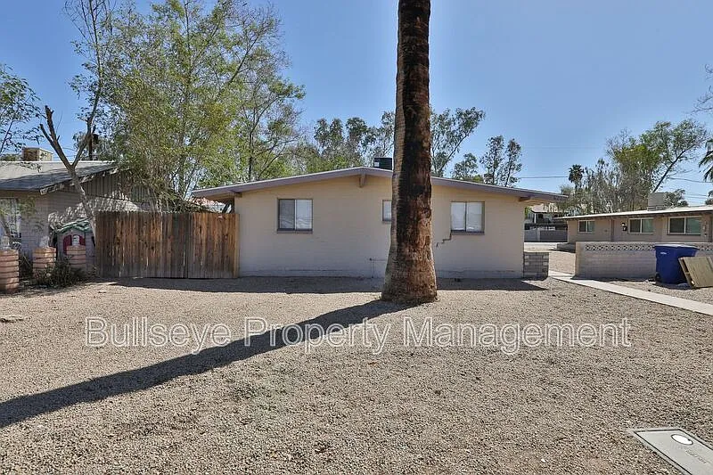 2 bed, 1.0 bath, 756 sqft, $1,225 — Photo 4