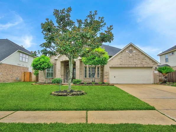 2410 Avalon Trace Ln, Pearland, TX 77581