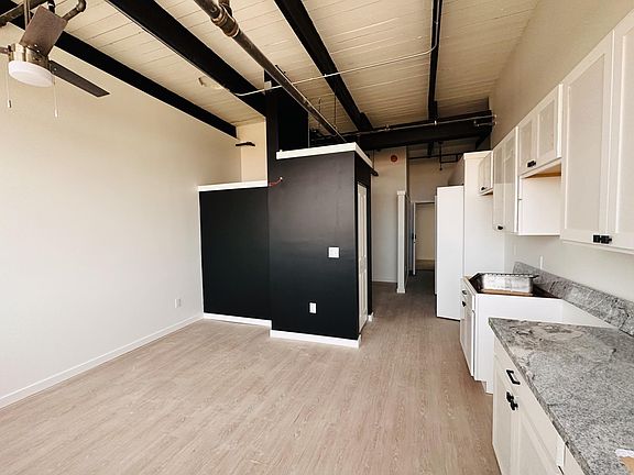 4th image of 2300 10th Ave #101-308