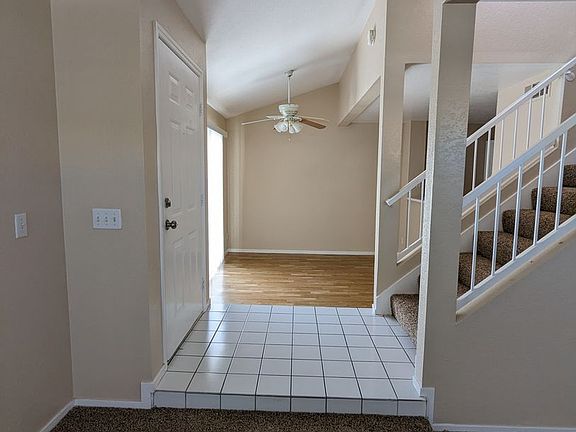 5th image of 1025 Grammy Dr